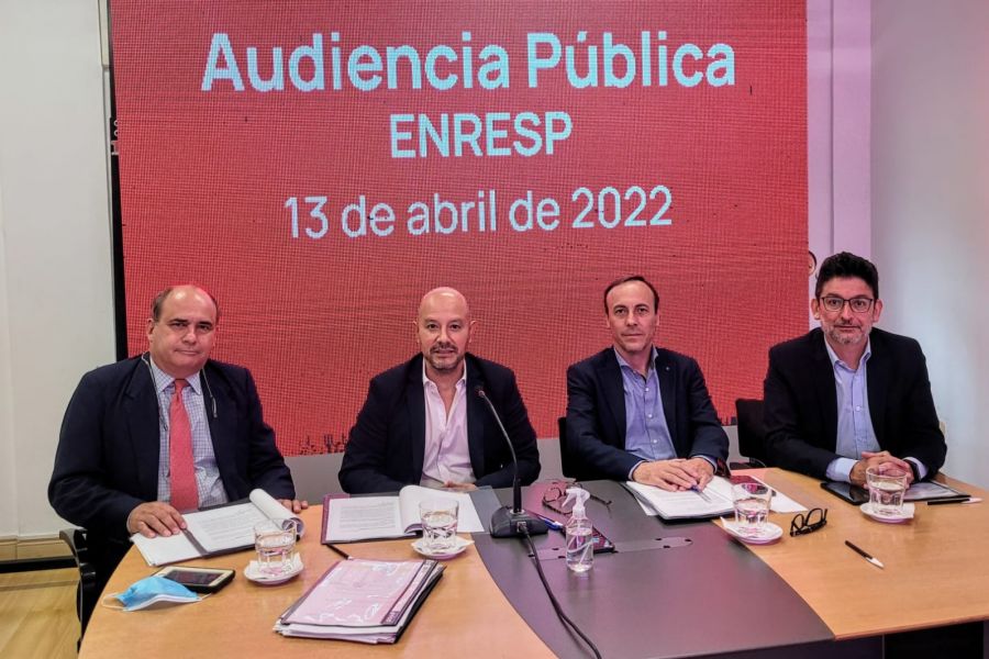 Carlos Saravia titular del ENRESP en la audiencia pública de hoy por el pedido de aumento de tarifas de Edesa.