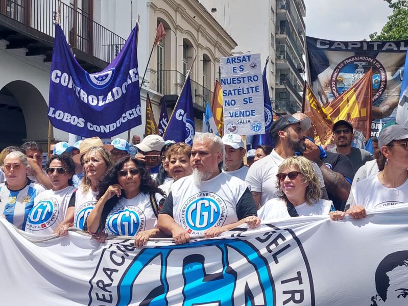 La CGT convocó a más de 5 mil personas y tomó las calles para manifestarse  contra Milei - Política - Nuevo Diario de Salta, Argentina